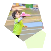 ボール遊びする男の子(s)